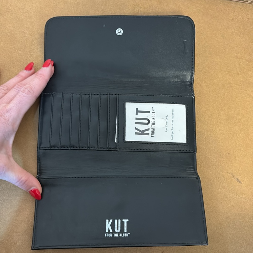 Kut from the Kloth black and white striped snap wallet - Picture 4 of 5